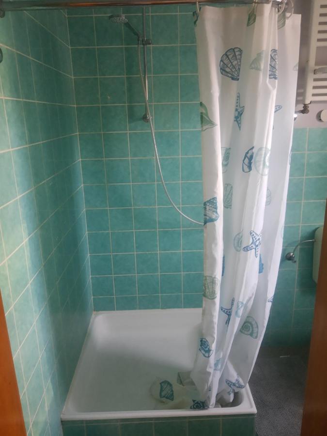 Gartenzimmer Mit Strassenbahn Zu Dom Und Messe Кьолн Екстериор снимка