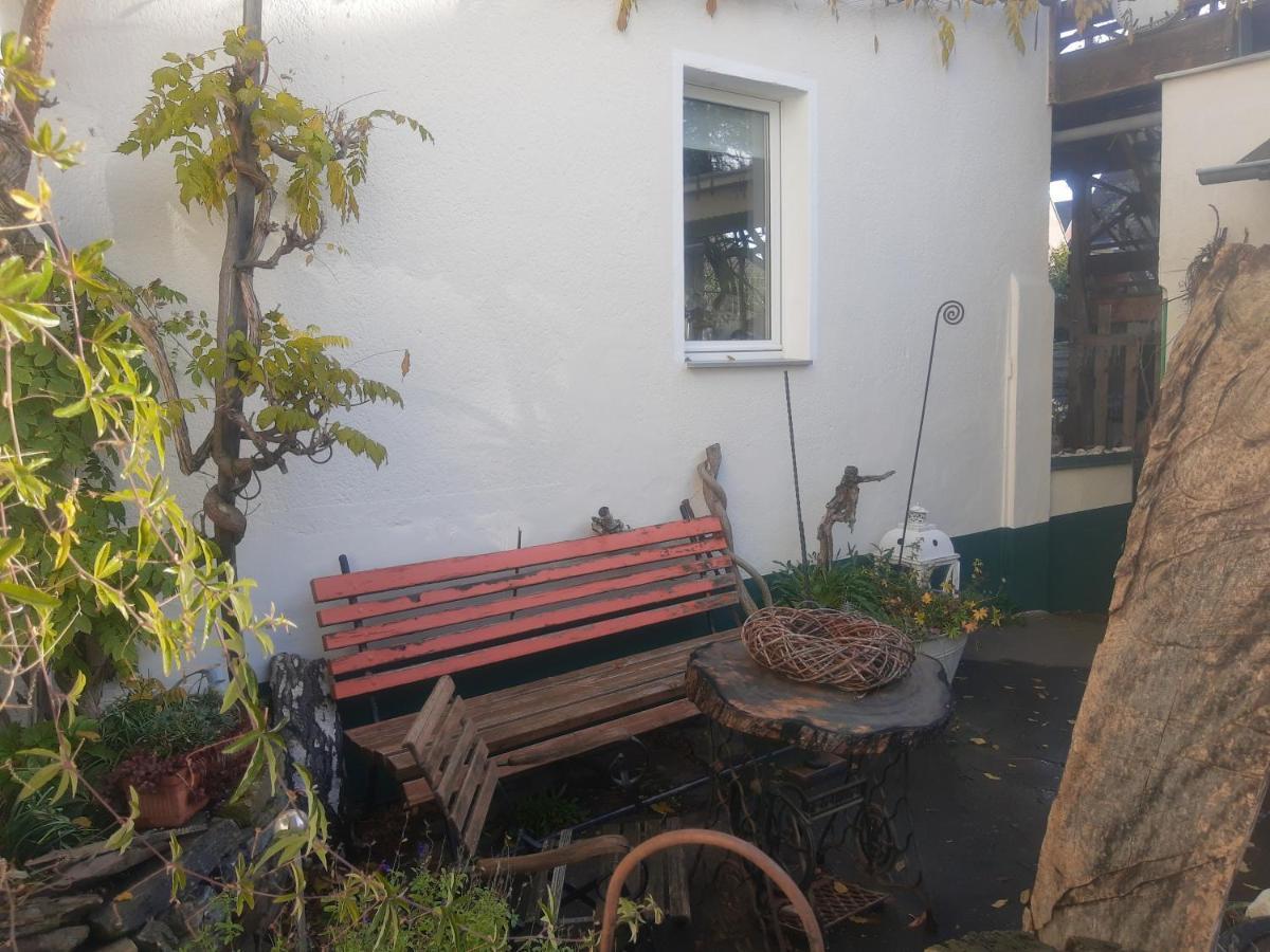 Gartenzimmer Mit Strassenbahn Zu Dom Und Messe Кьолн Екстериор снимка